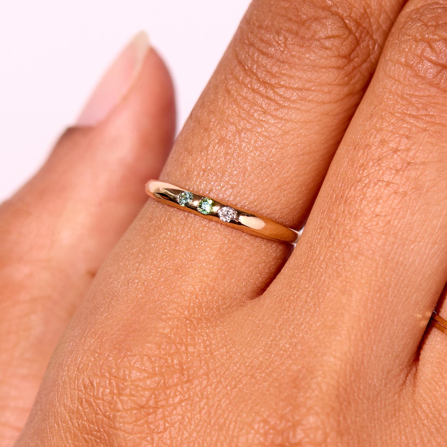 Alternative view of Gradient Barnes Ring, Green Sapphire