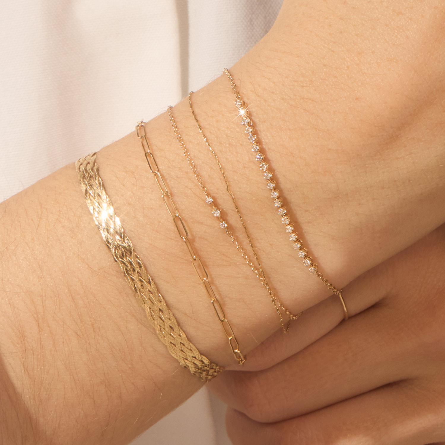 Grand Entwined Gold Bracelet - Image 7