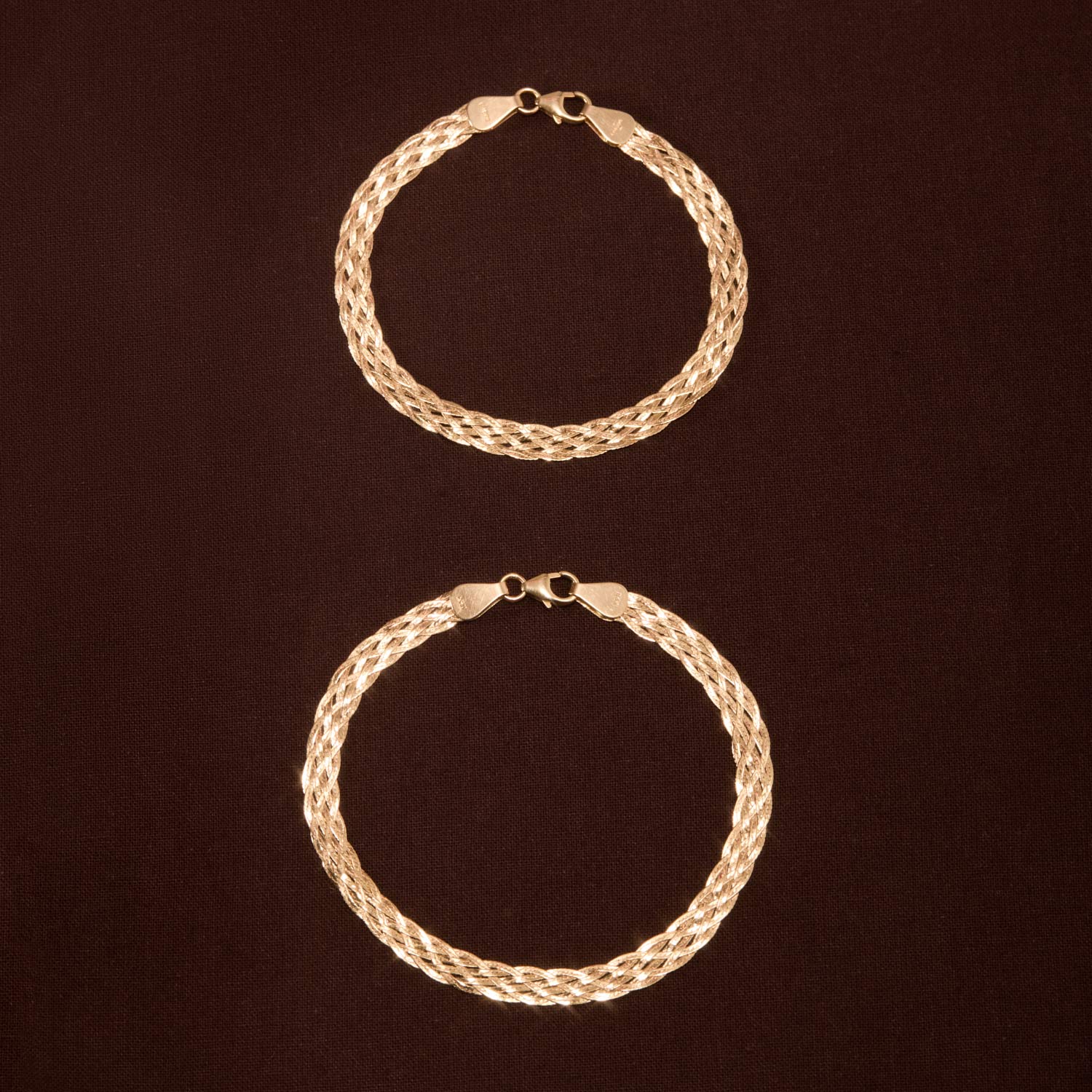 Grand Entwined Gold Bracelet - Image 10