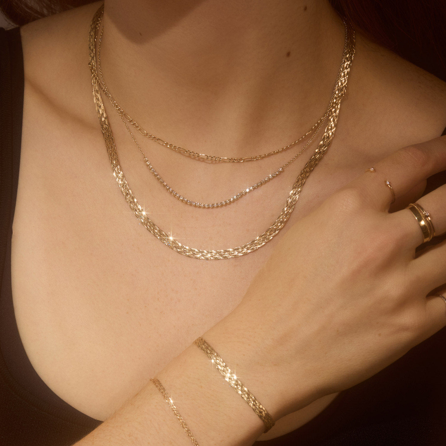 Grand Entwined Gold Bracelet - Image 8
