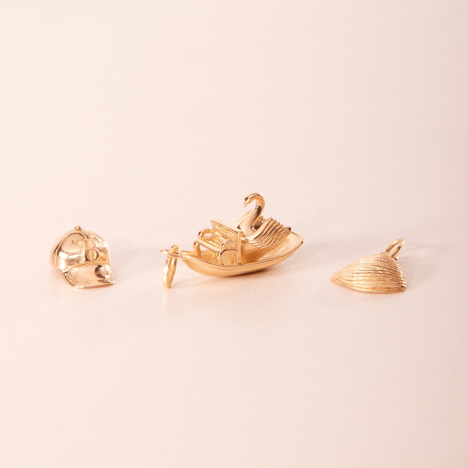 Clam Shell Charm - Image 5
