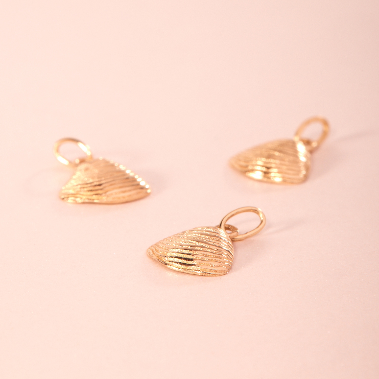 Clam Shell Charm - Image 4