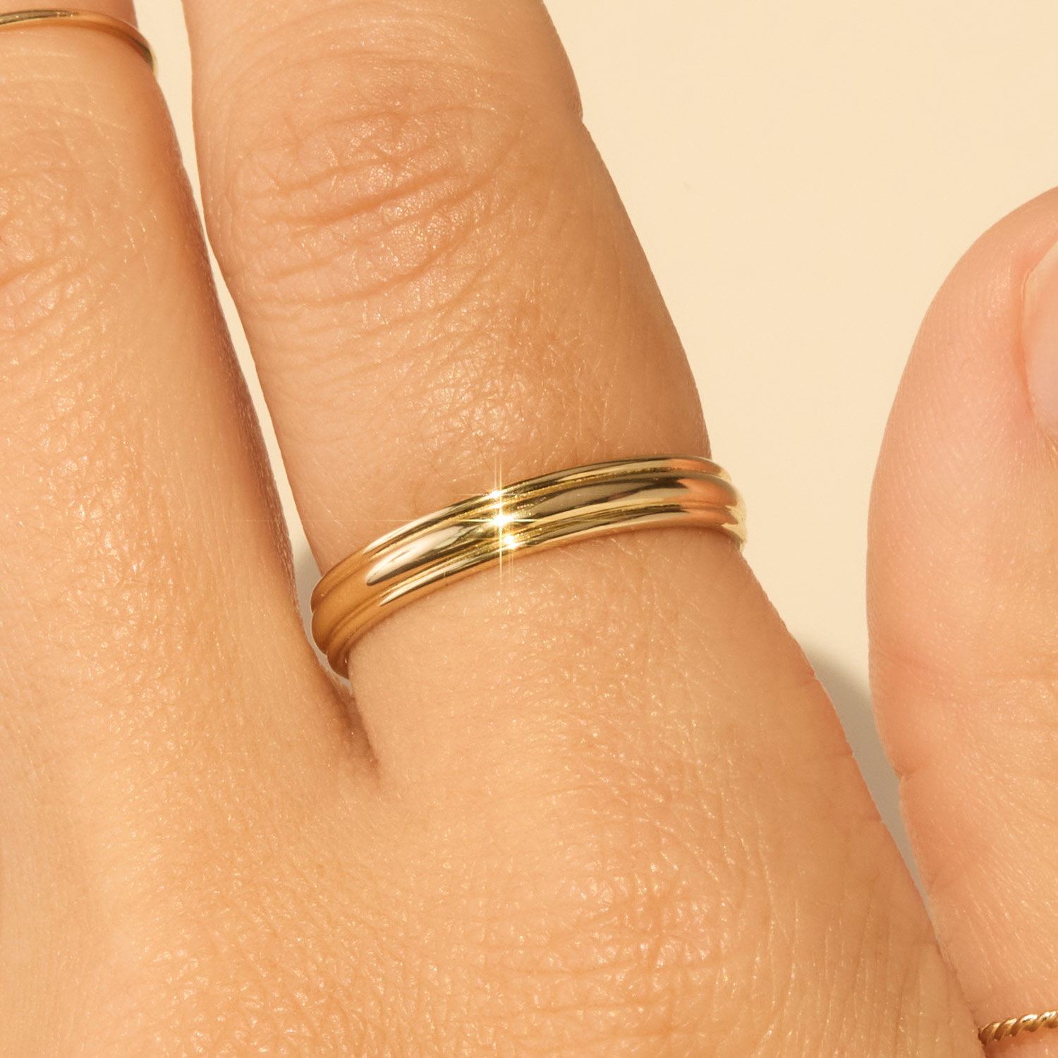 Raceway Gold Ring - Image 3
