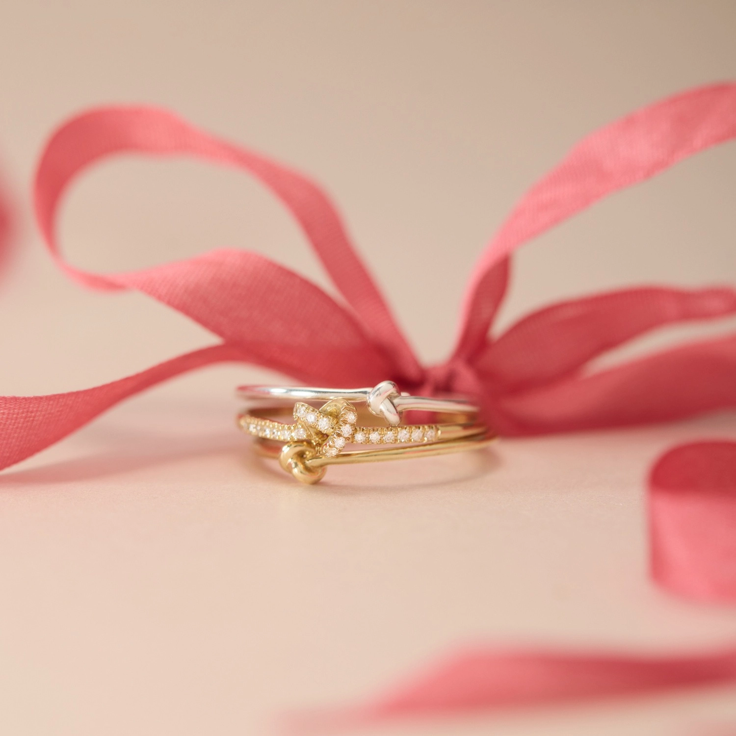 Poet's Knot Gold Ring - Image 9