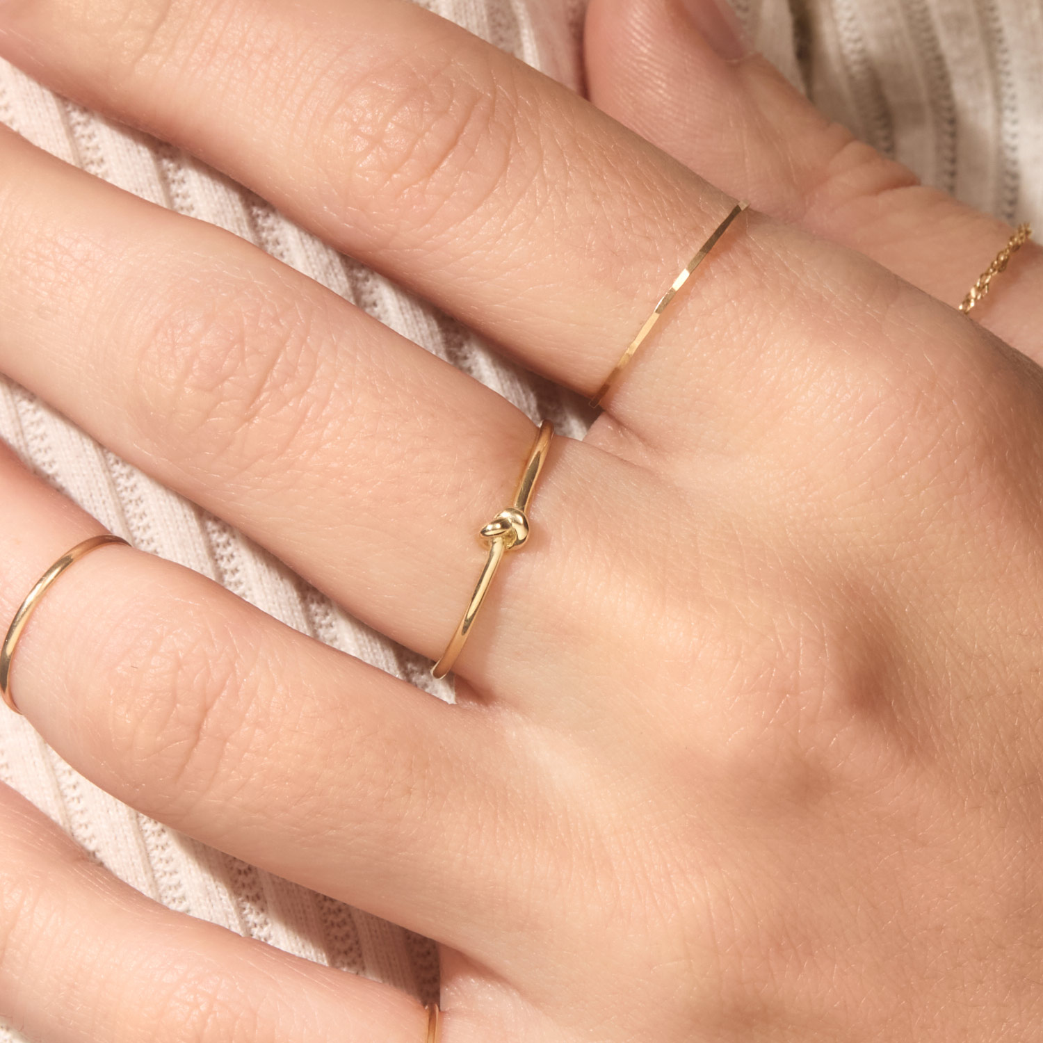 Poet's Knot Gold Ring - Image 4