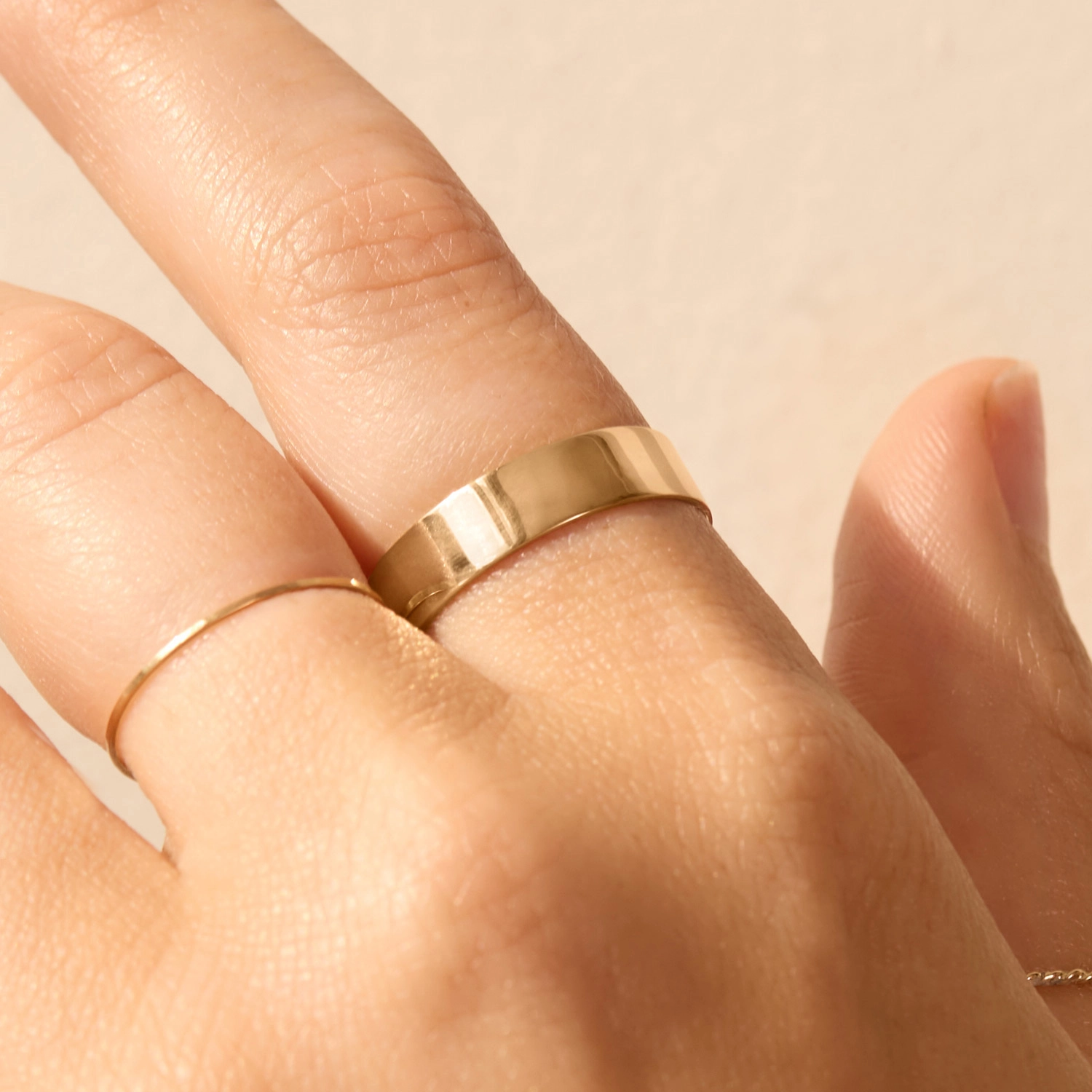 Grand Tomboy Engravable Gold Ring - Image 6