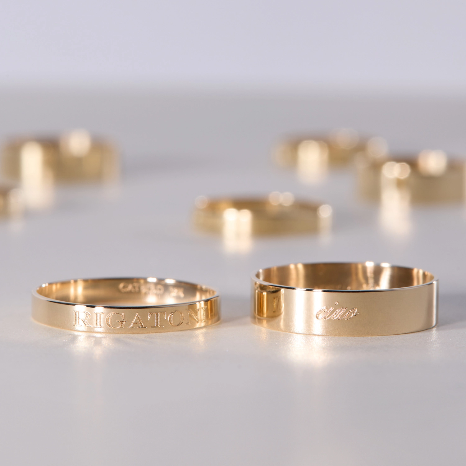 Grand Tomboy Engravable Gold Ring - Image 11