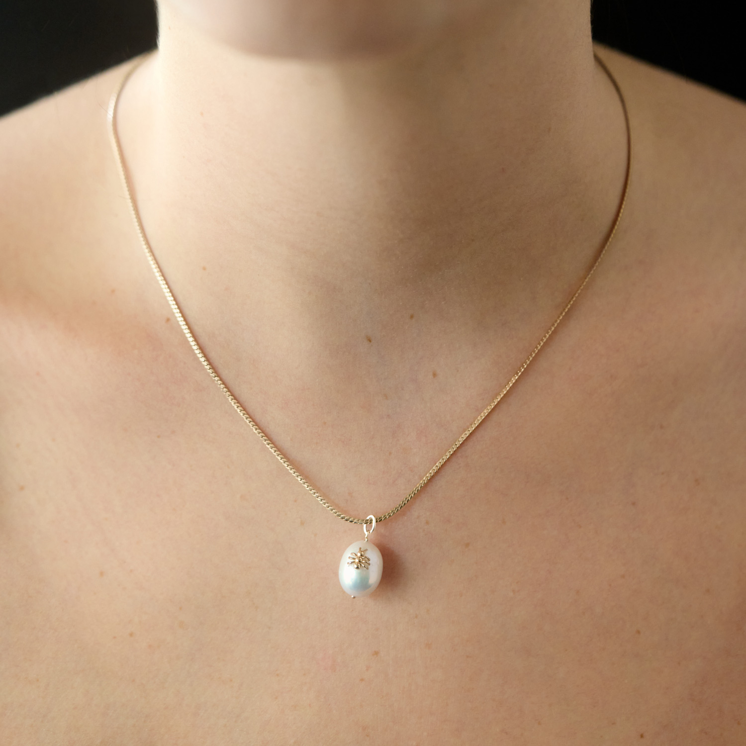 Honey Water Pearl Gold Charm - Image 4