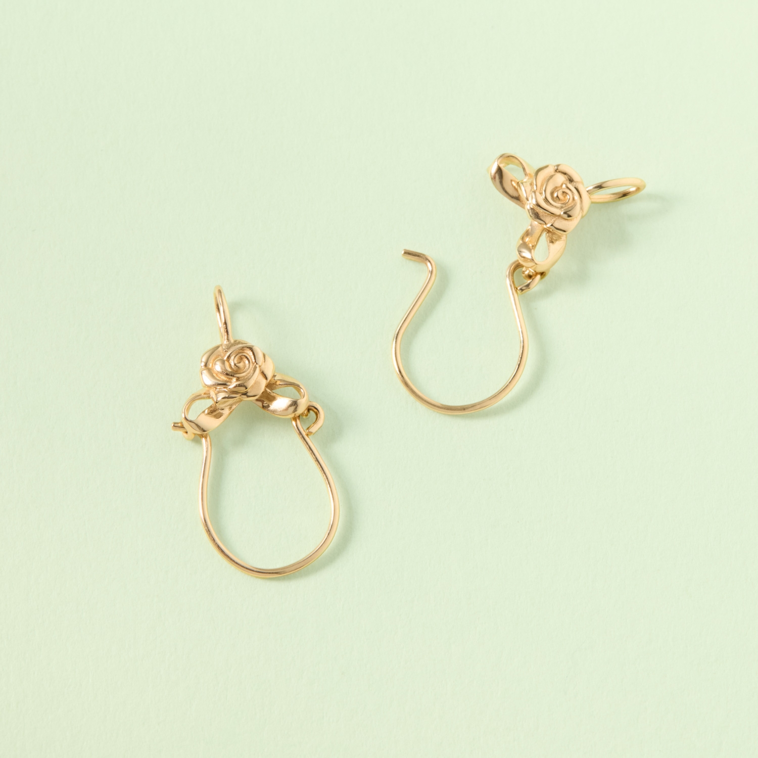 Rosette Gold Charm Holder - Image 9