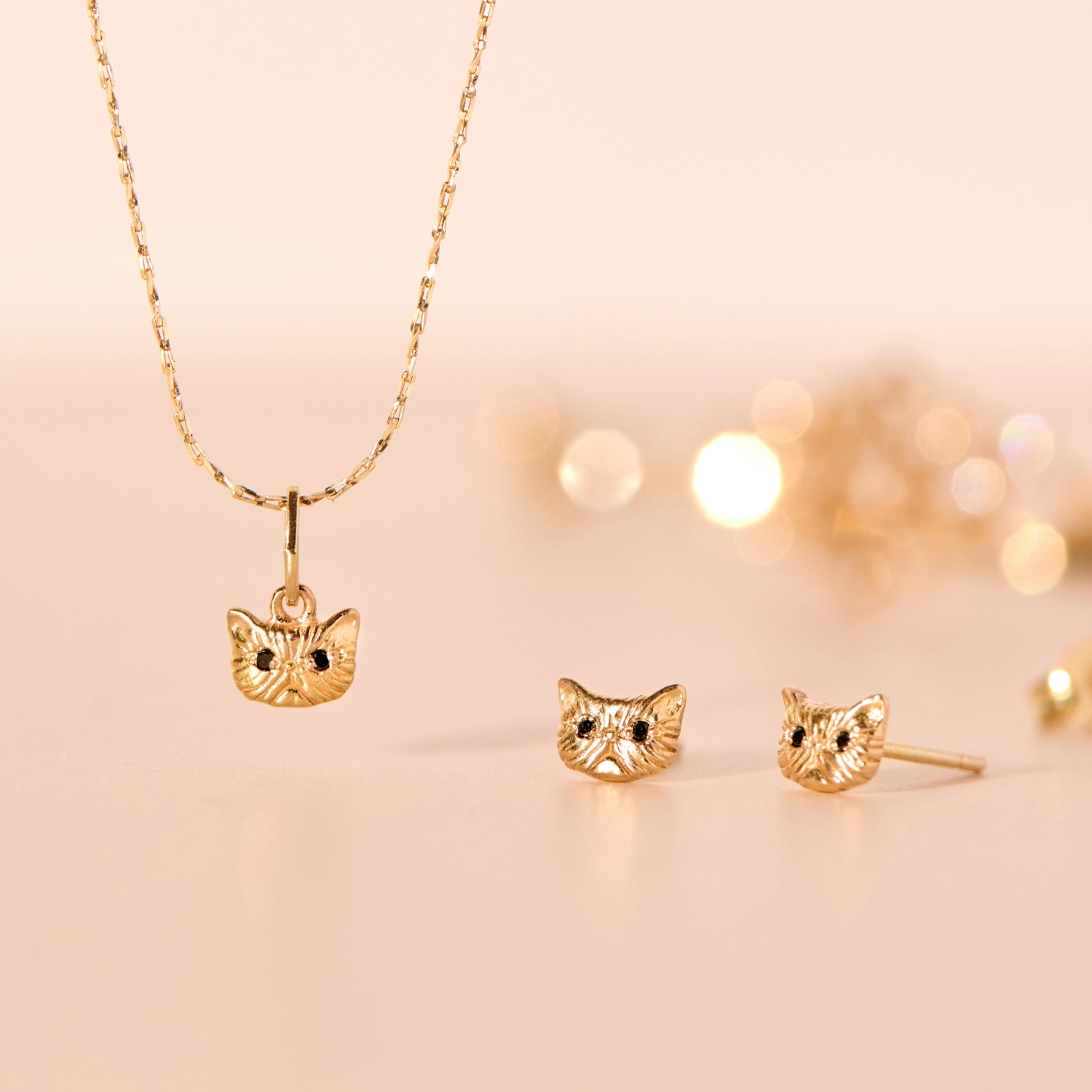 Itty Bitty Kitty with Black Diamond Eyes Charm - Image 3