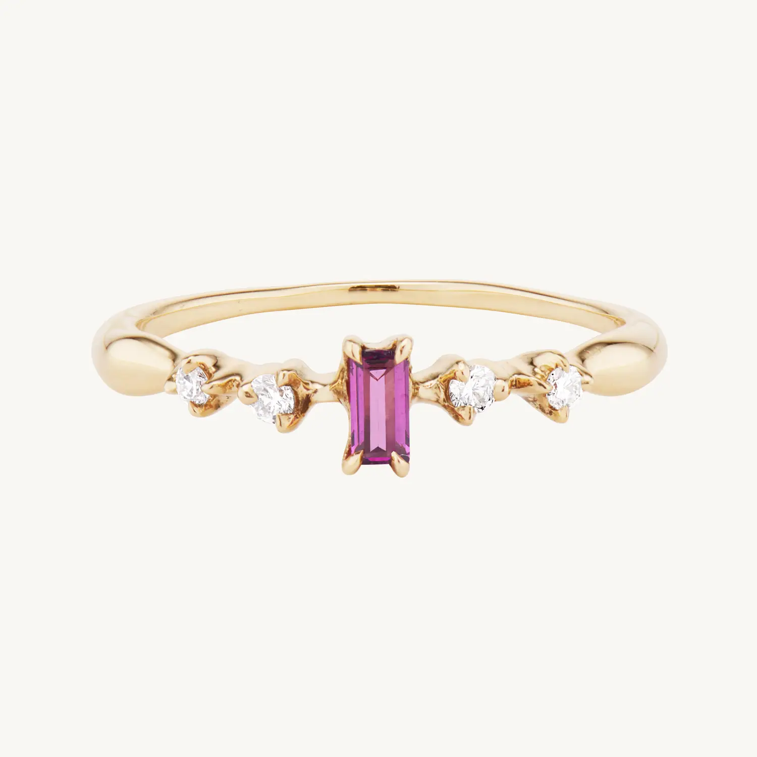 Danah Ring, Garnet