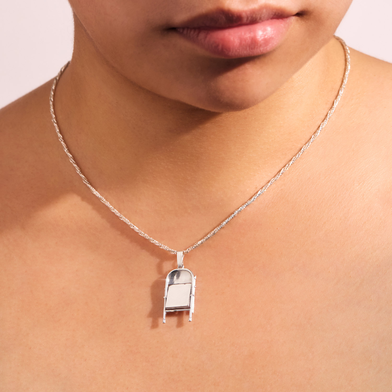 Folding Chair Charm - Image 6