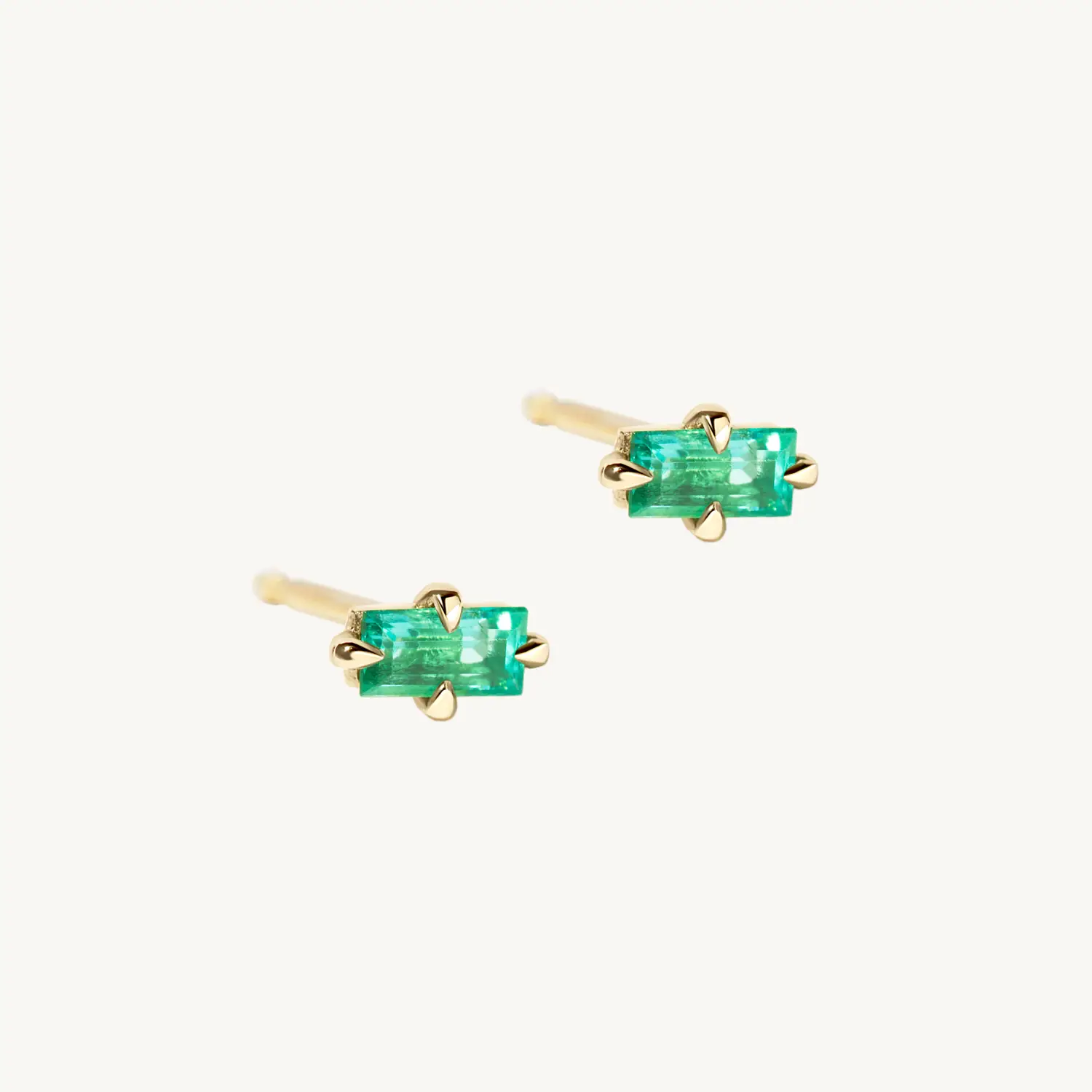 Neoma Emerald Stud (single)