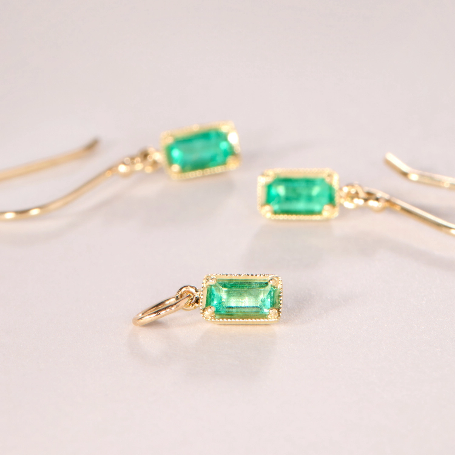 Leone Emerald Charm - Image 5
