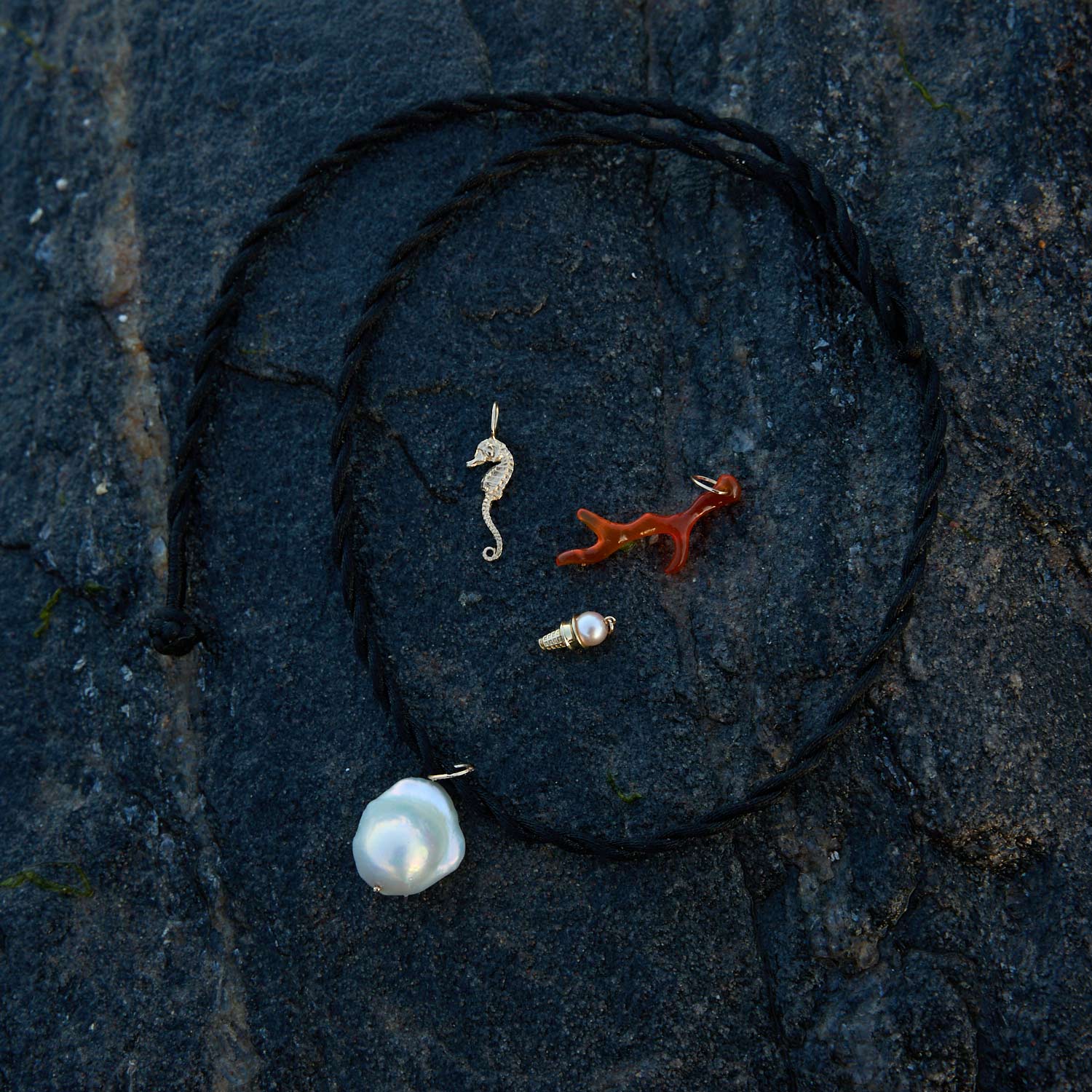 Little Seahorse Gold Charm - Image 7