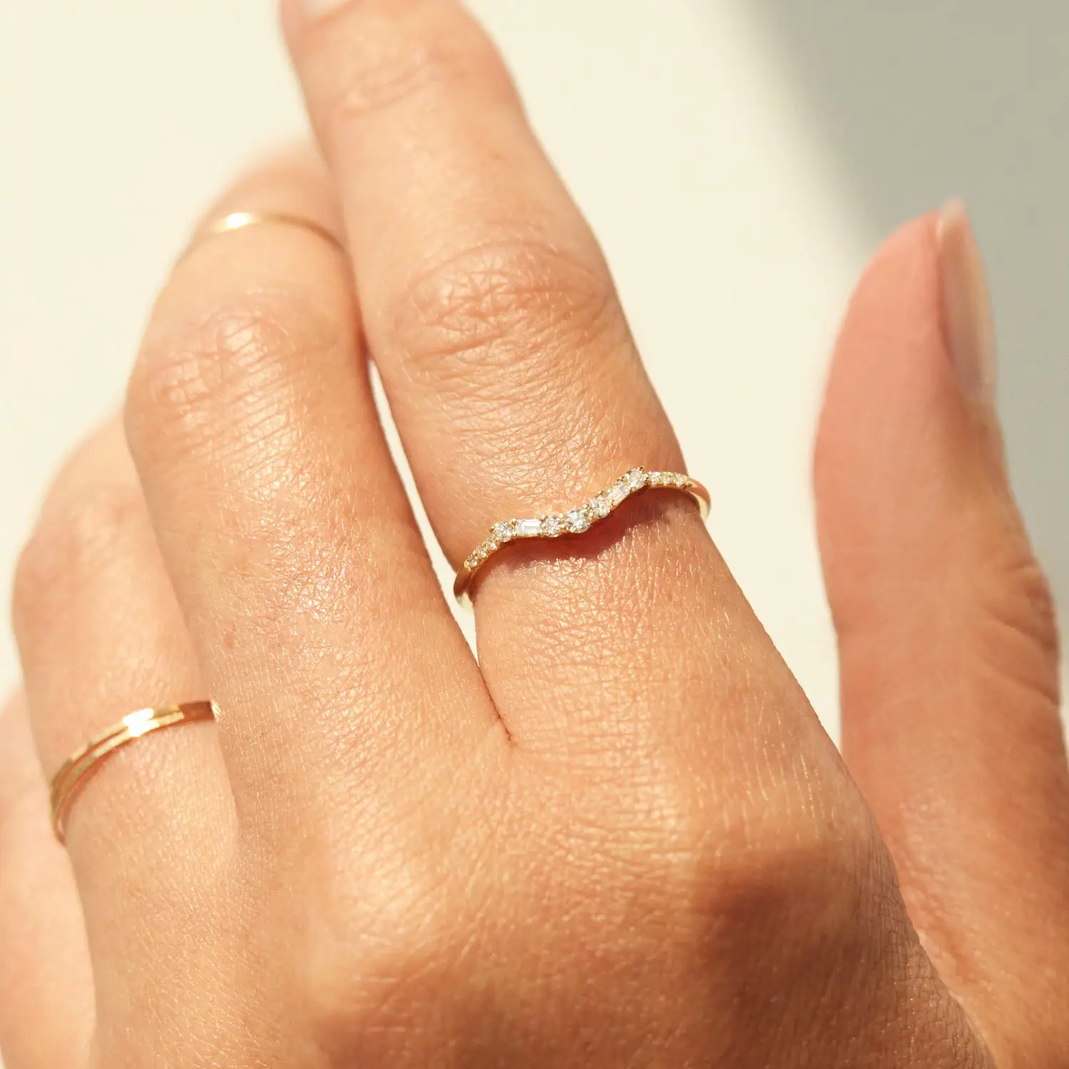 Alternative view of Diamond Etude Arch Band
