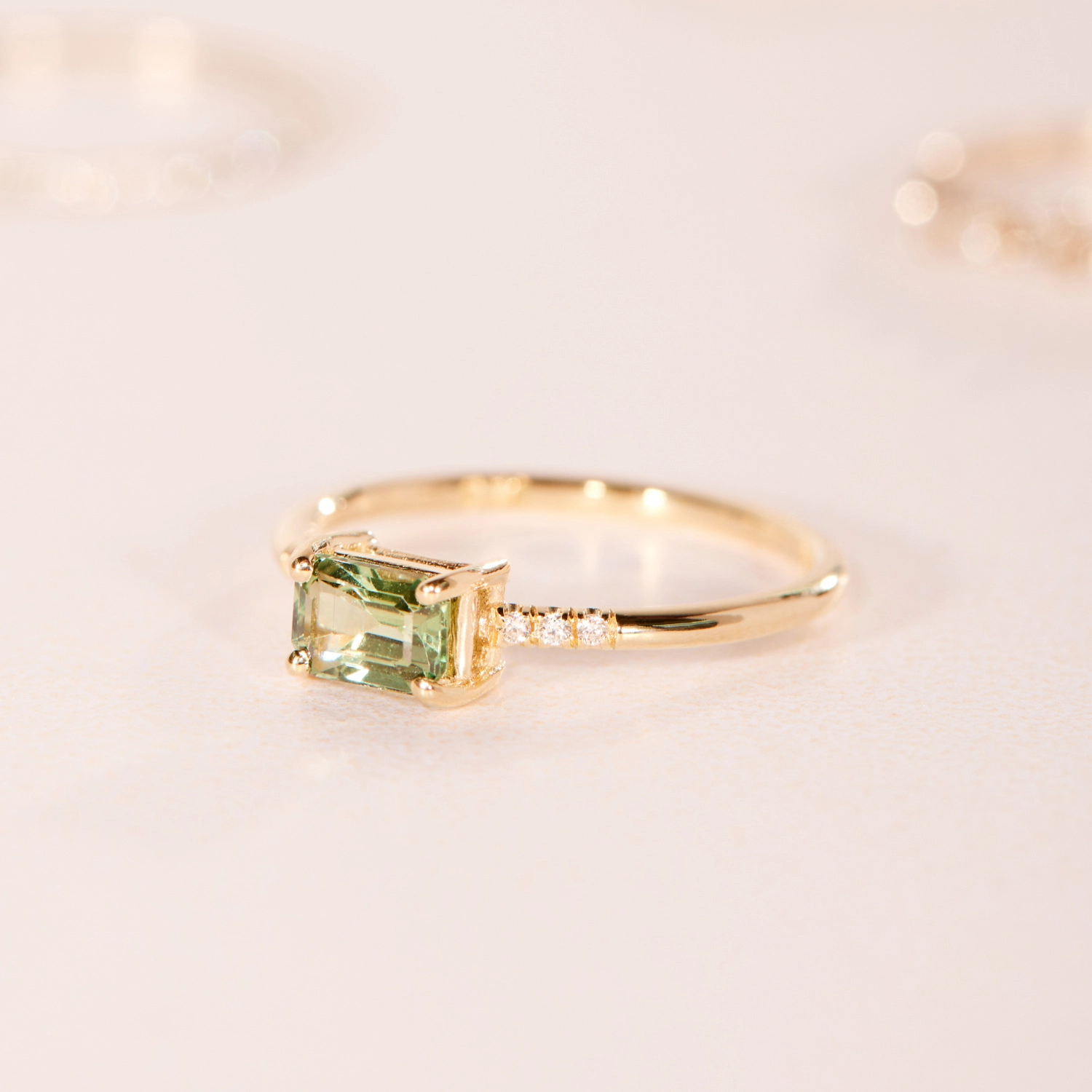 East West Green Sapphire Ring - Image 6
