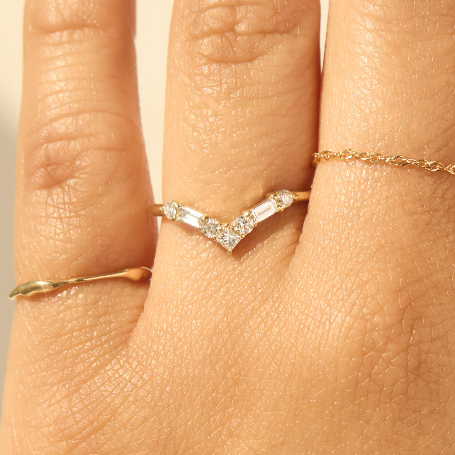 Alternative view of Catavina Diamond Curved Arch Band