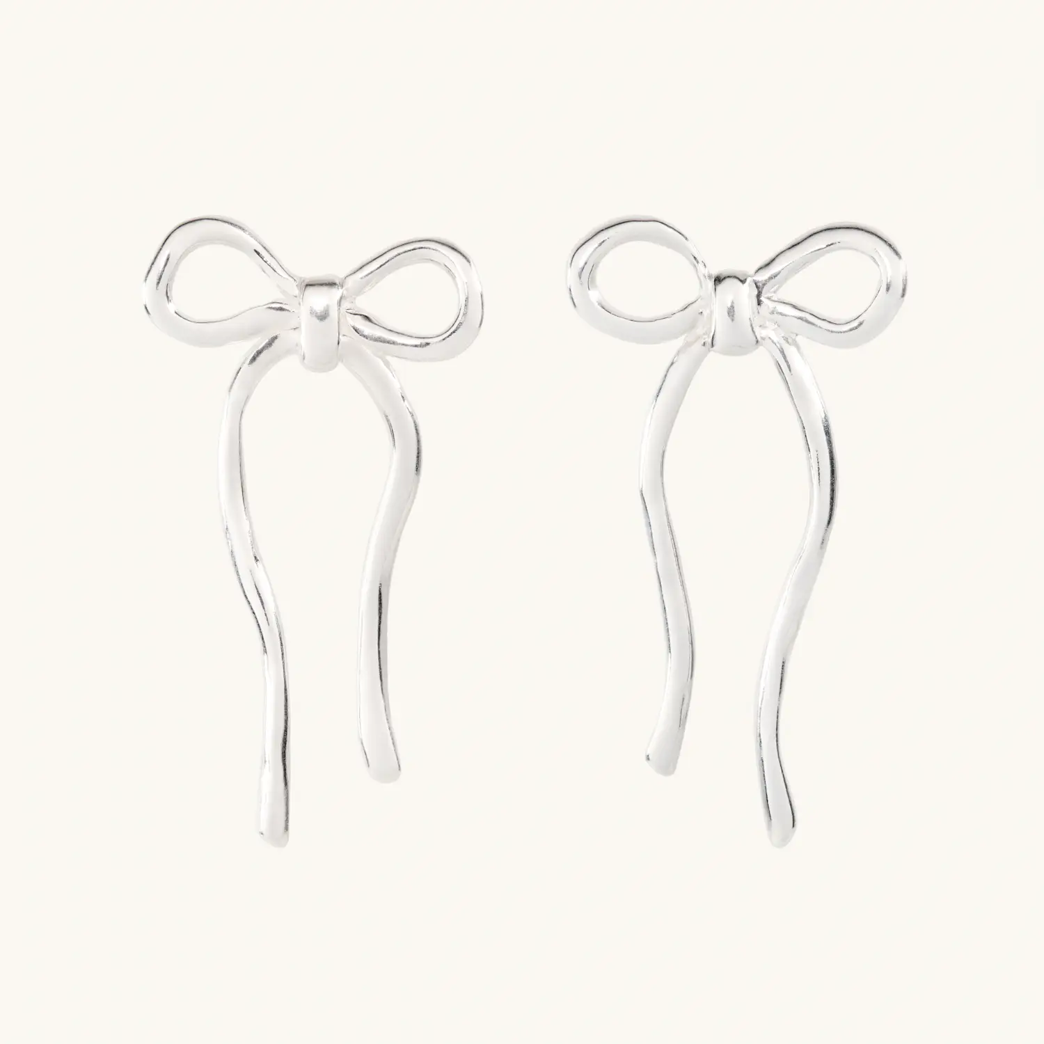 Dorothy Bow Earrings (pair)
