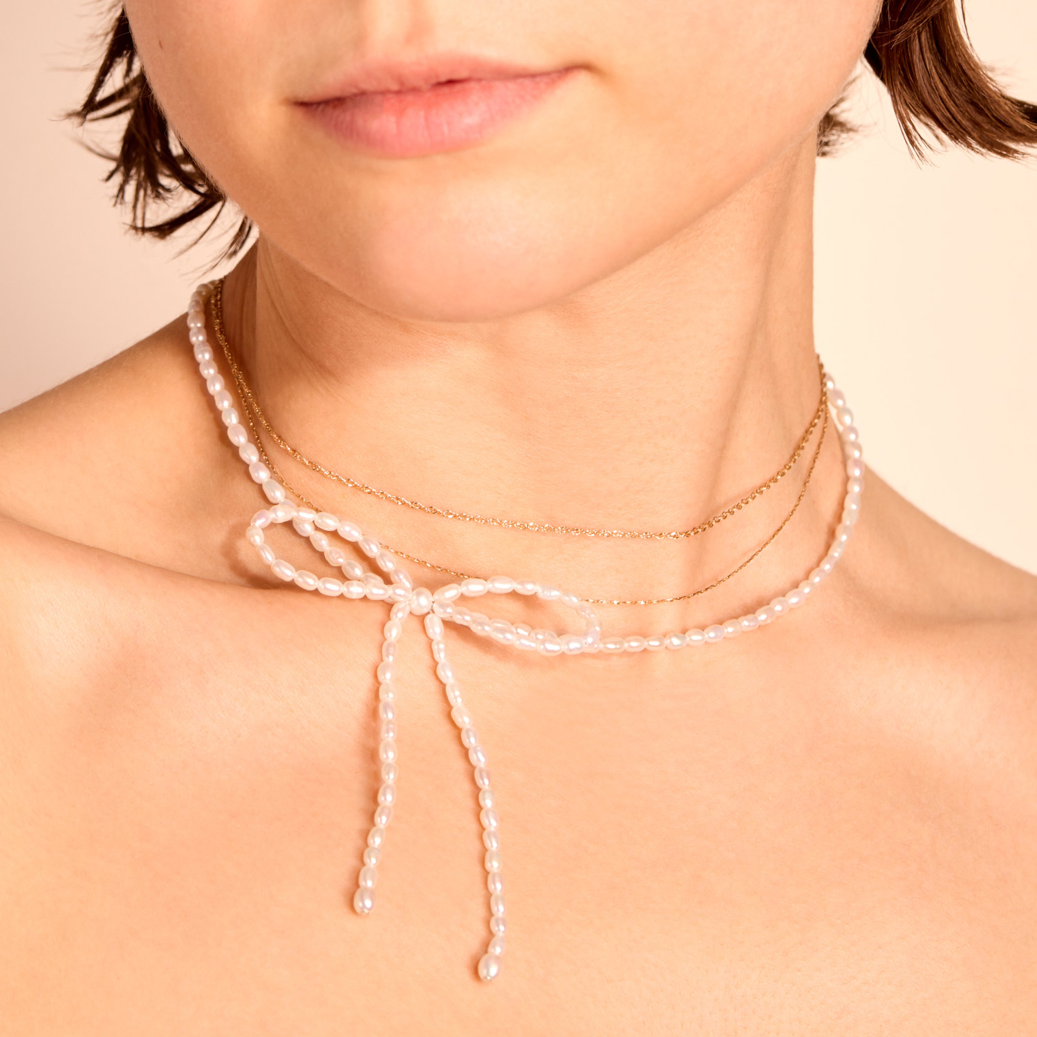 Margot Bow Pearl Necklace - Image 3