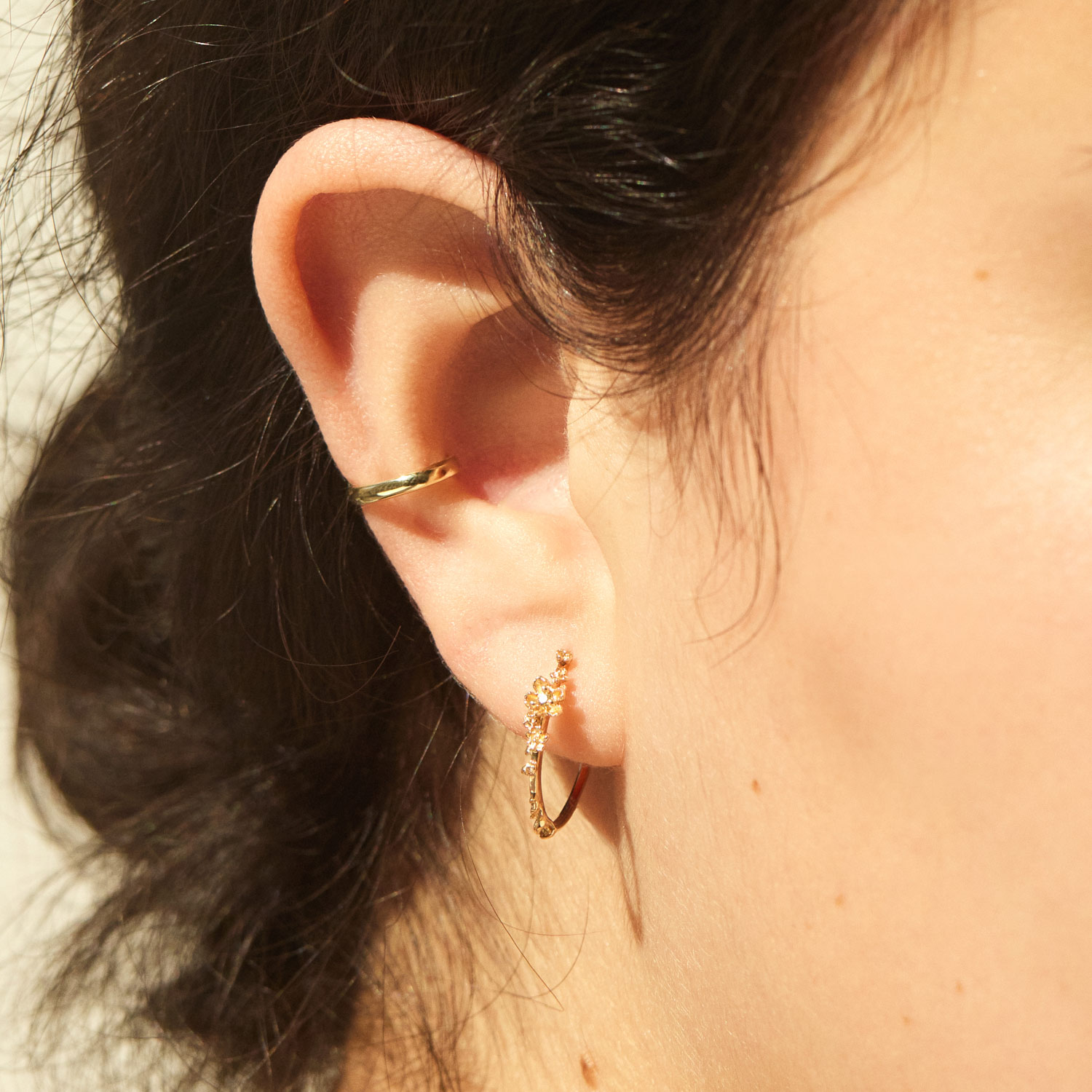 Alternative view of Large Buttercup Hoop (single)