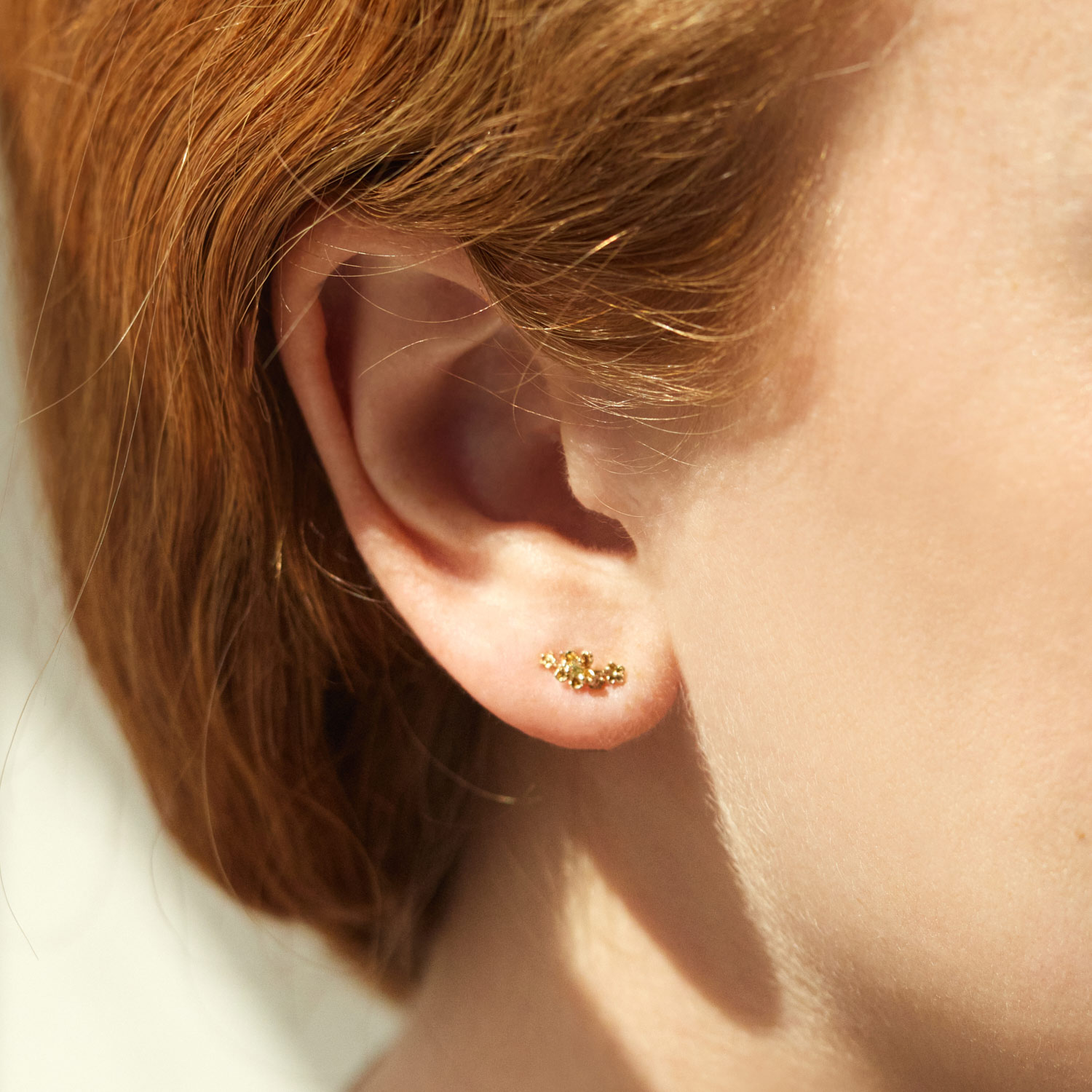 Alternative view of Large Buttercup Stud (single)