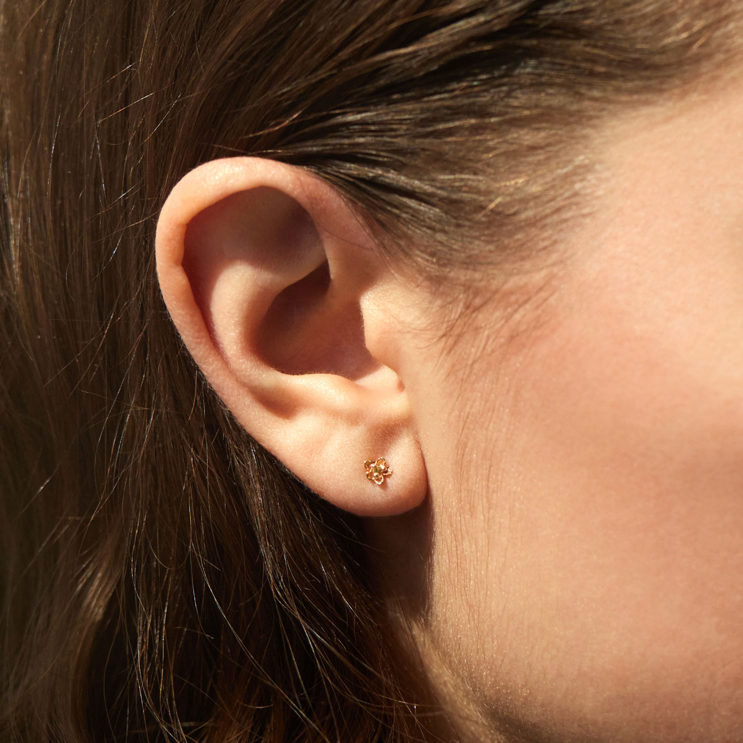 Alternative view of Small Buttercup Stud (single)
