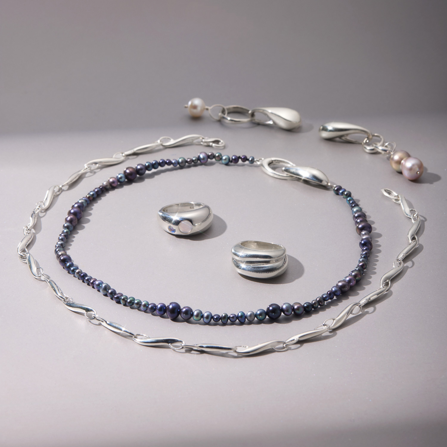 Peacock Pearl Choker - Image 7