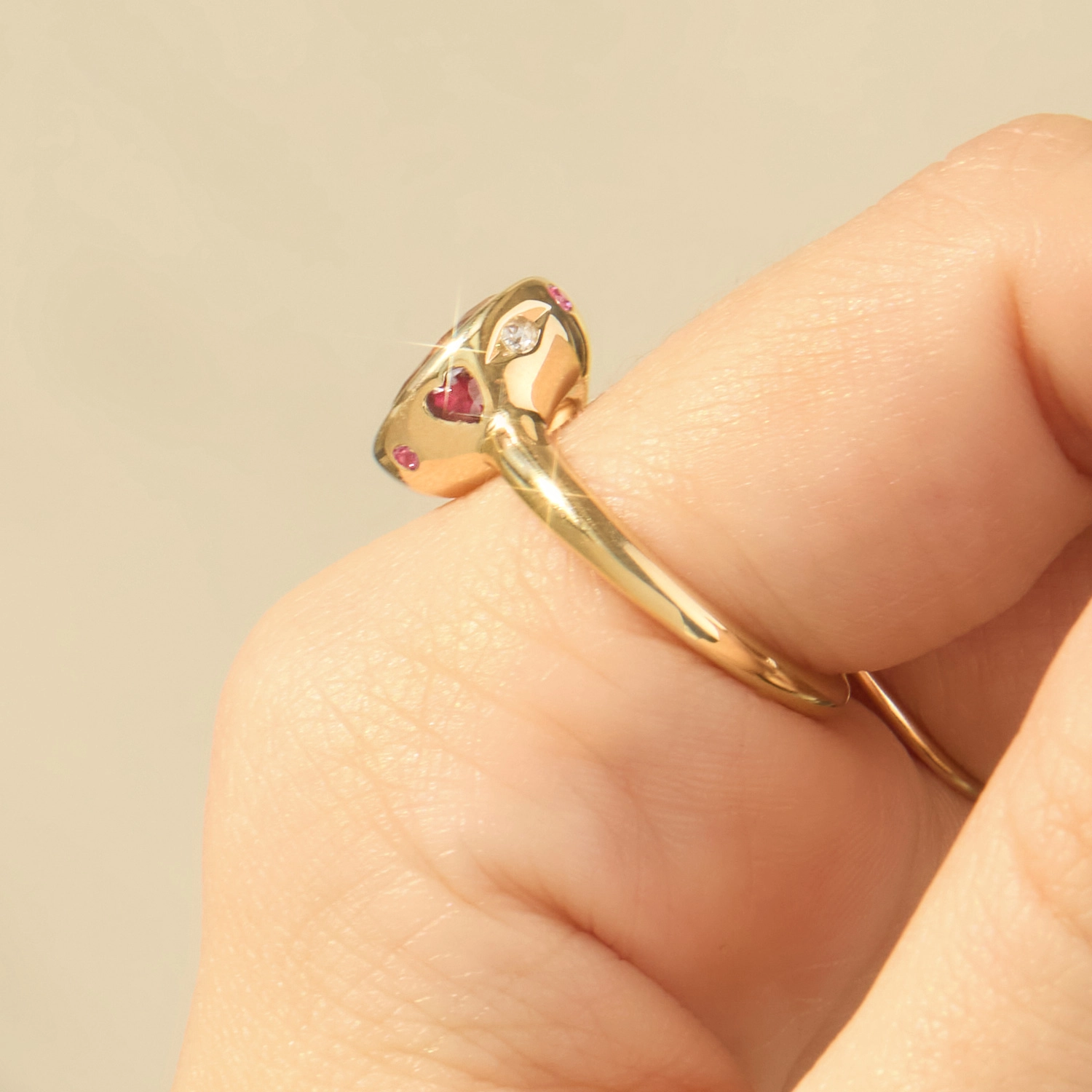 Cupid's Kiss Ring - Image 5