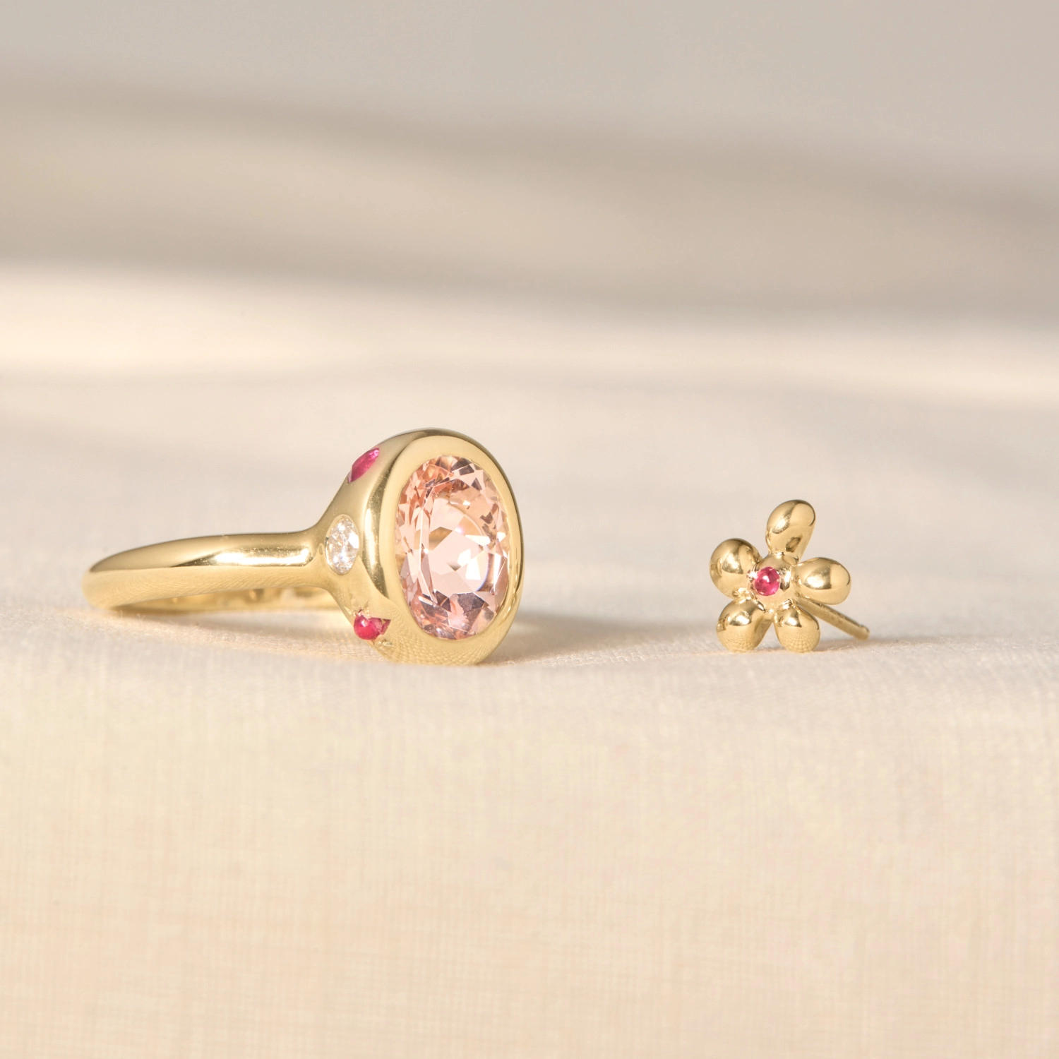 Cupid's Kiss Ring - Image 11