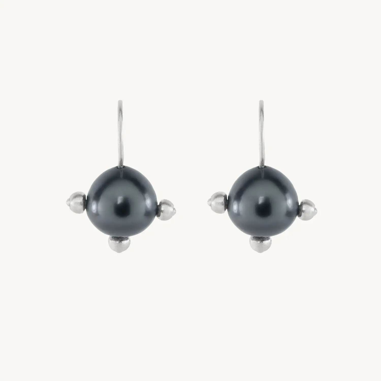 Tahitian Pearl Pin Cushion Earring (single)