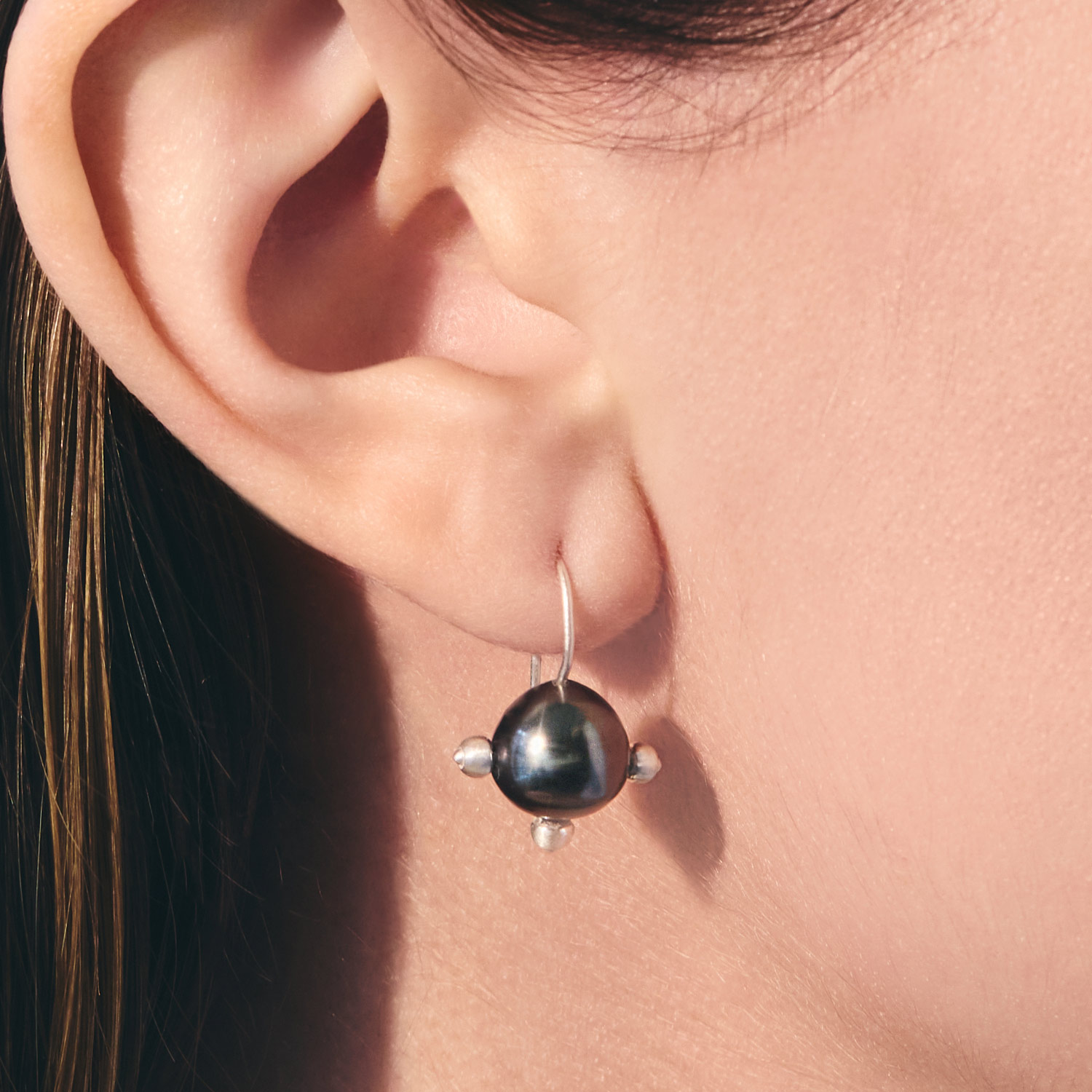 Tahitian Pearl Pin Cushion Earring (single) - Image 3