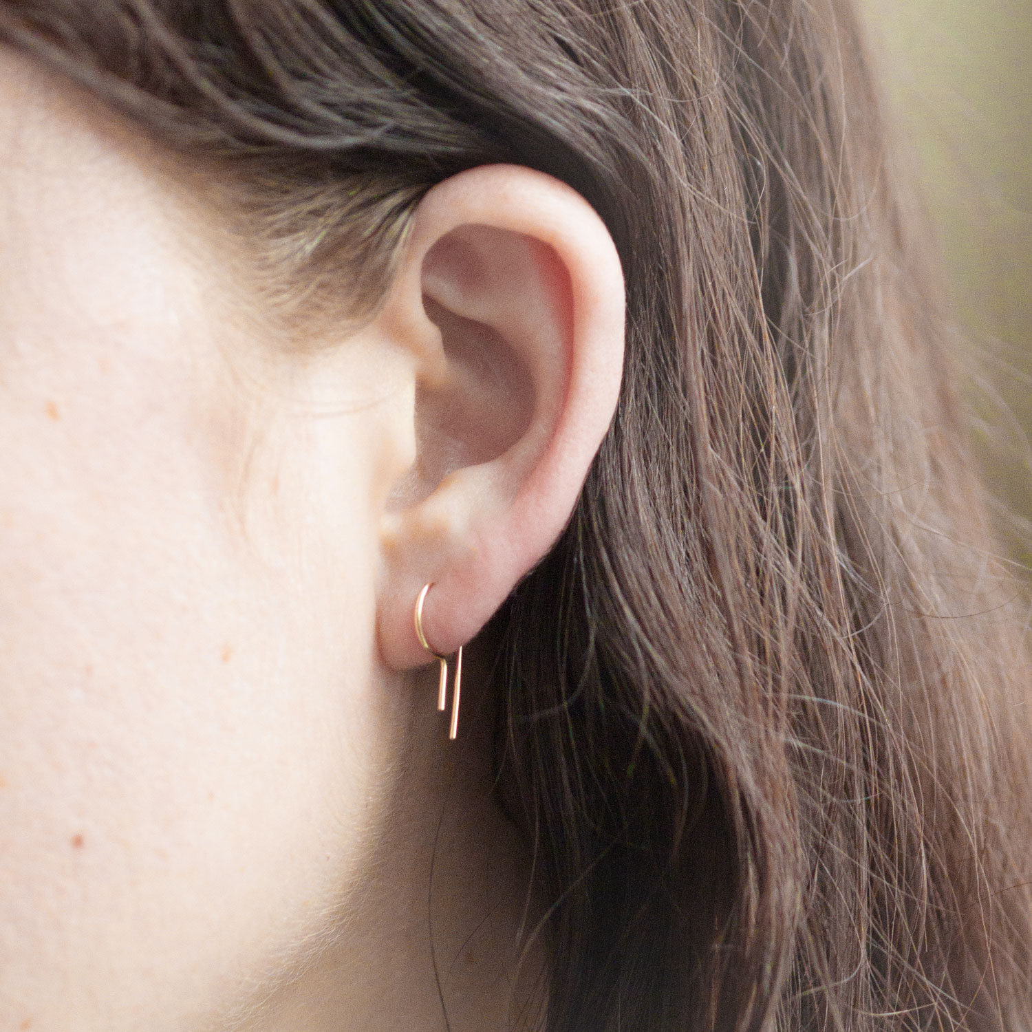 Alternative view of Loopdie Earring Gold (single)