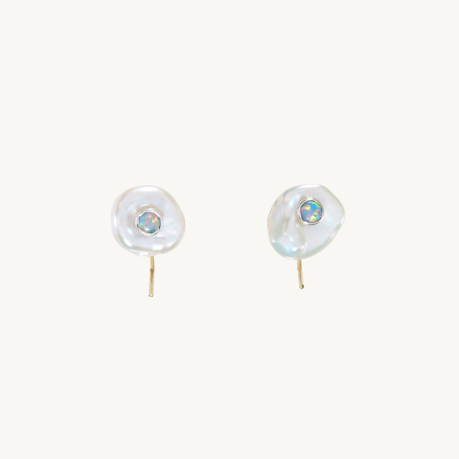 Oblong Pearl Earring (single) - Image 5