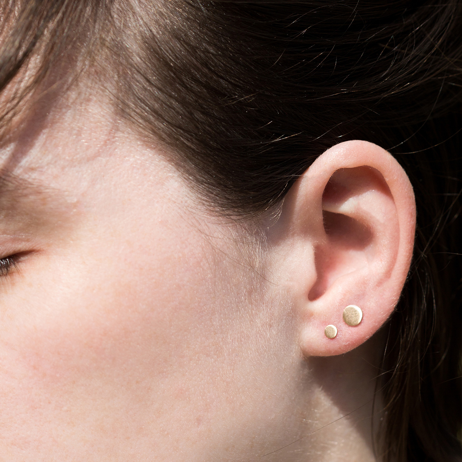 Dot Stud Earring, yellow gold (single) - Image 8