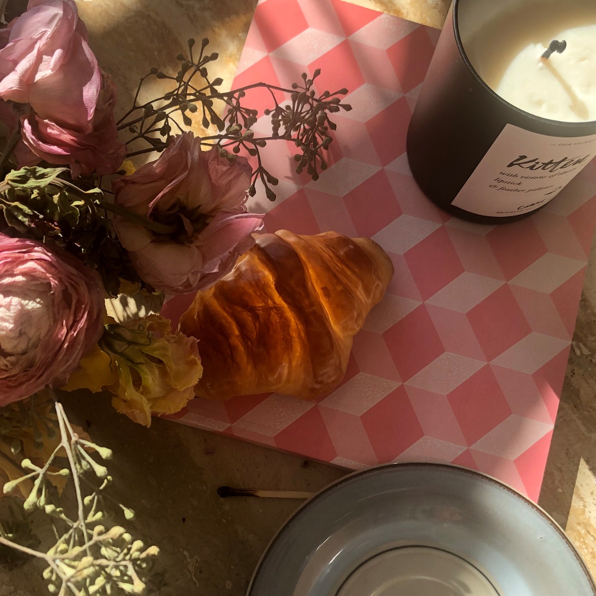 Croissant Lamp - Image 8
