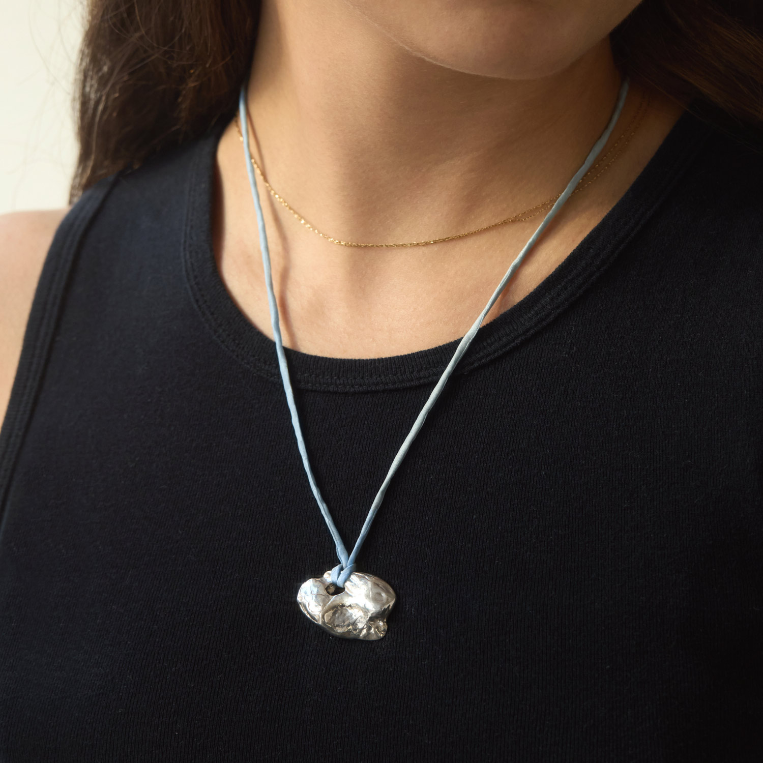 Venus Oyster Shell Necklace - Image 3