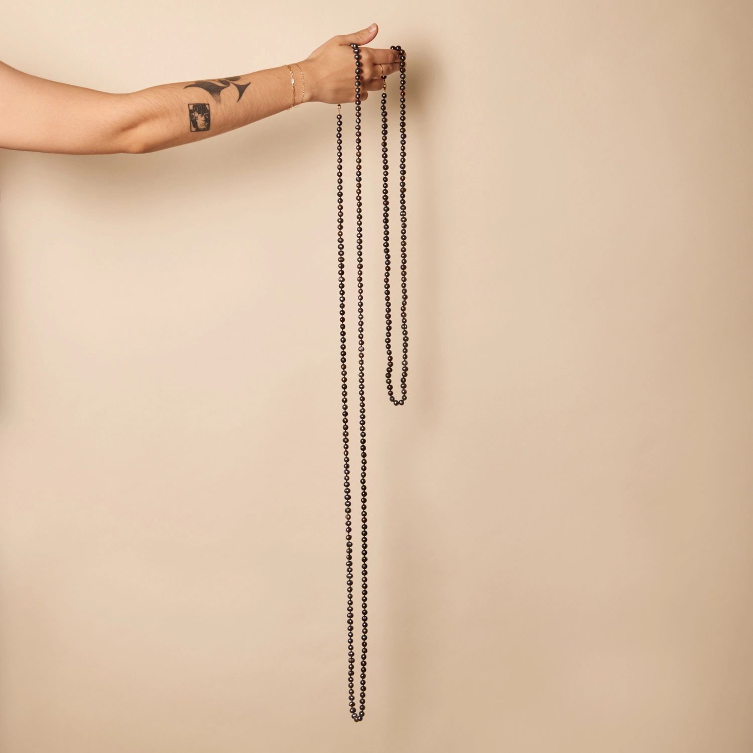 The Pearl Portal Necklace, Midnight - Image 12