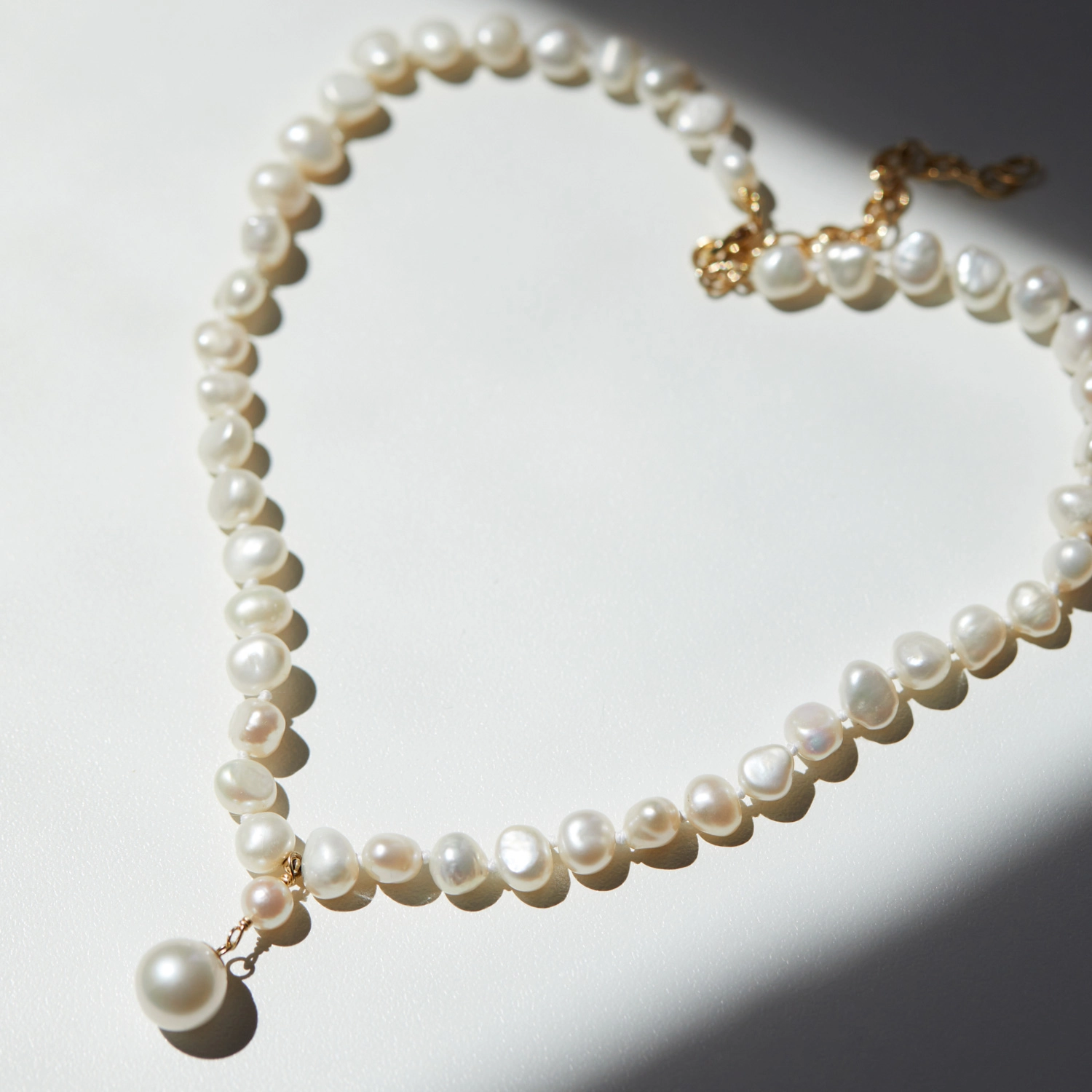 Princess Buttercup Pearl Choker - Image 8