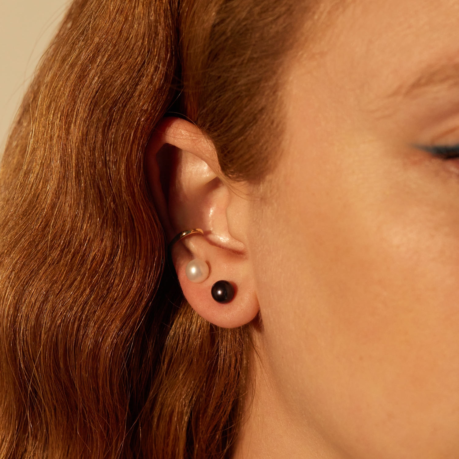 Black & White Pearl Stud (single) - Image 4