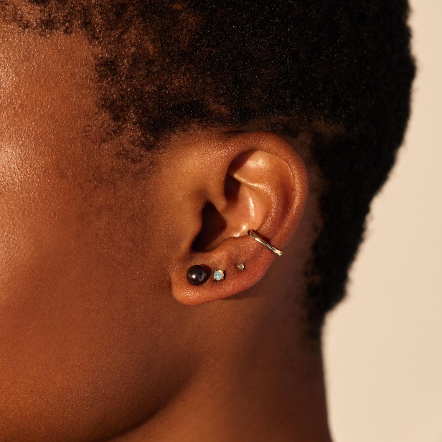 Black & White Pearl Stud (single) - Image 7