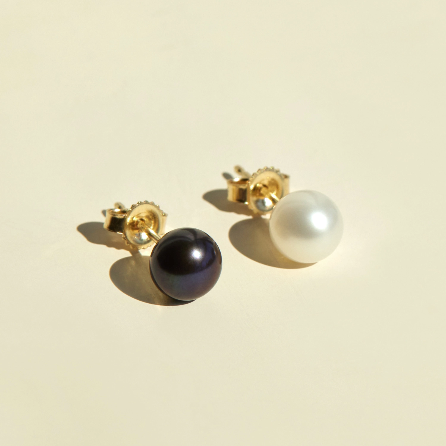 Black & White Pearl Stud (single) - Image 8