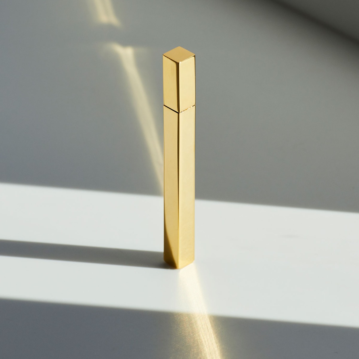 Margot's Lighter, Gold - Image 4