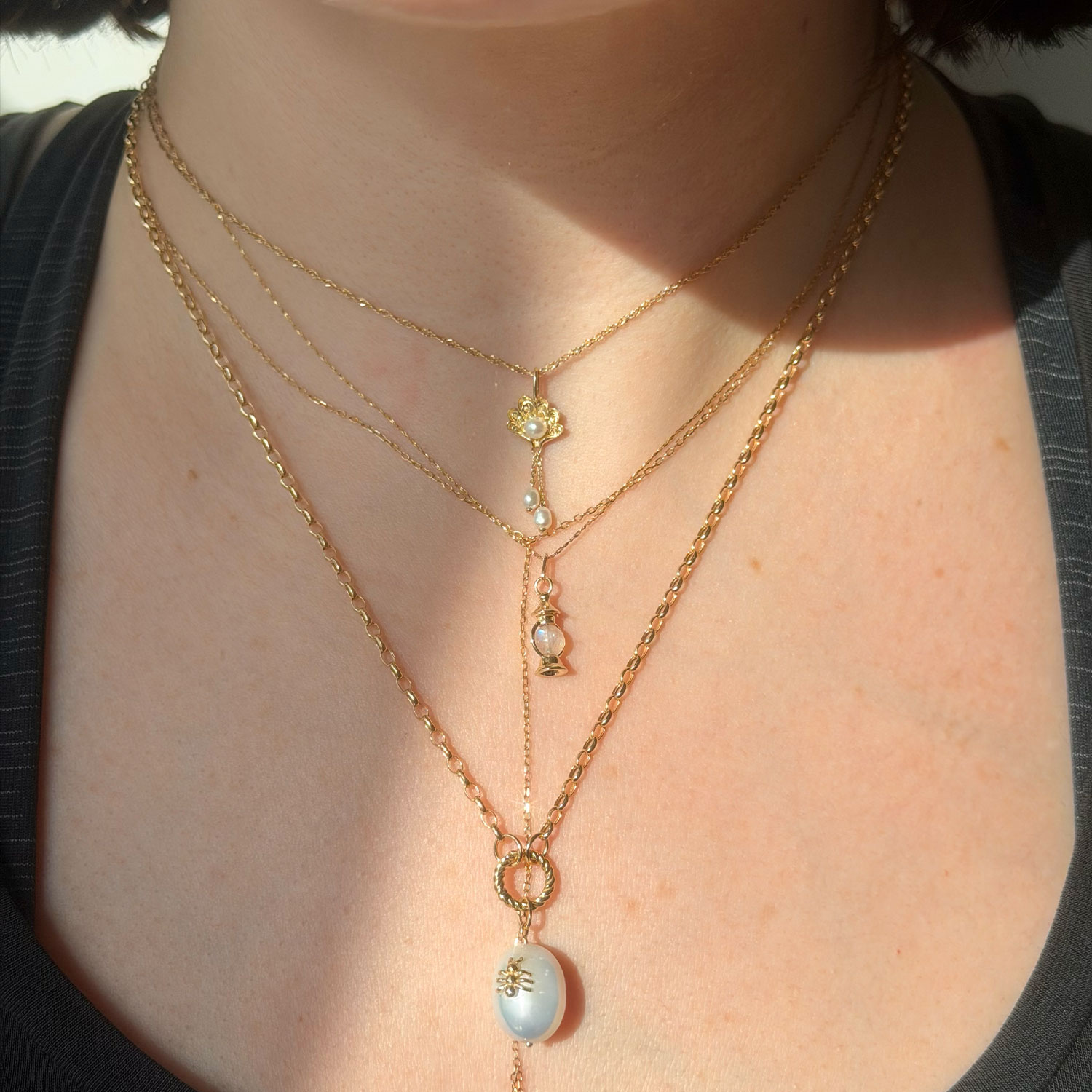 Honey Water Pearl Gold Charm - Image 9