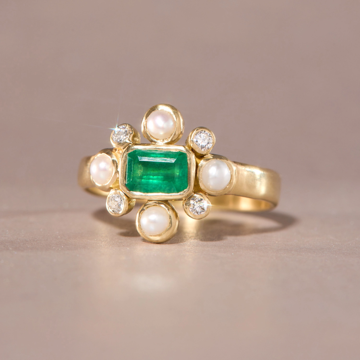 Aurelia Emerald Ring - Image 7
