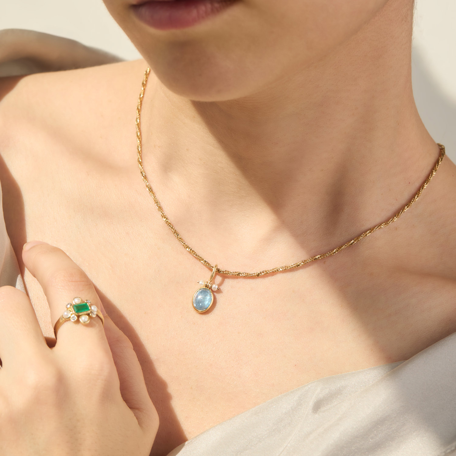 Aurelia Emerald Ring - Image 6
