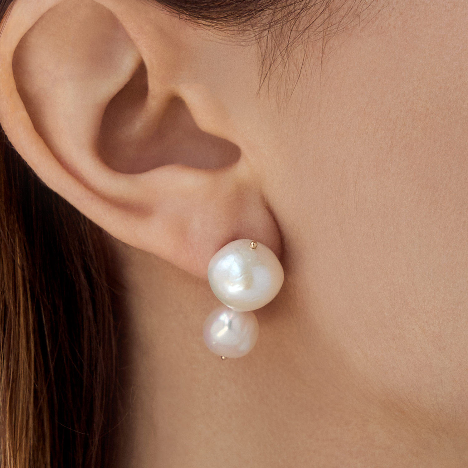 Alternative view of Clove Pearl Earring (single)
