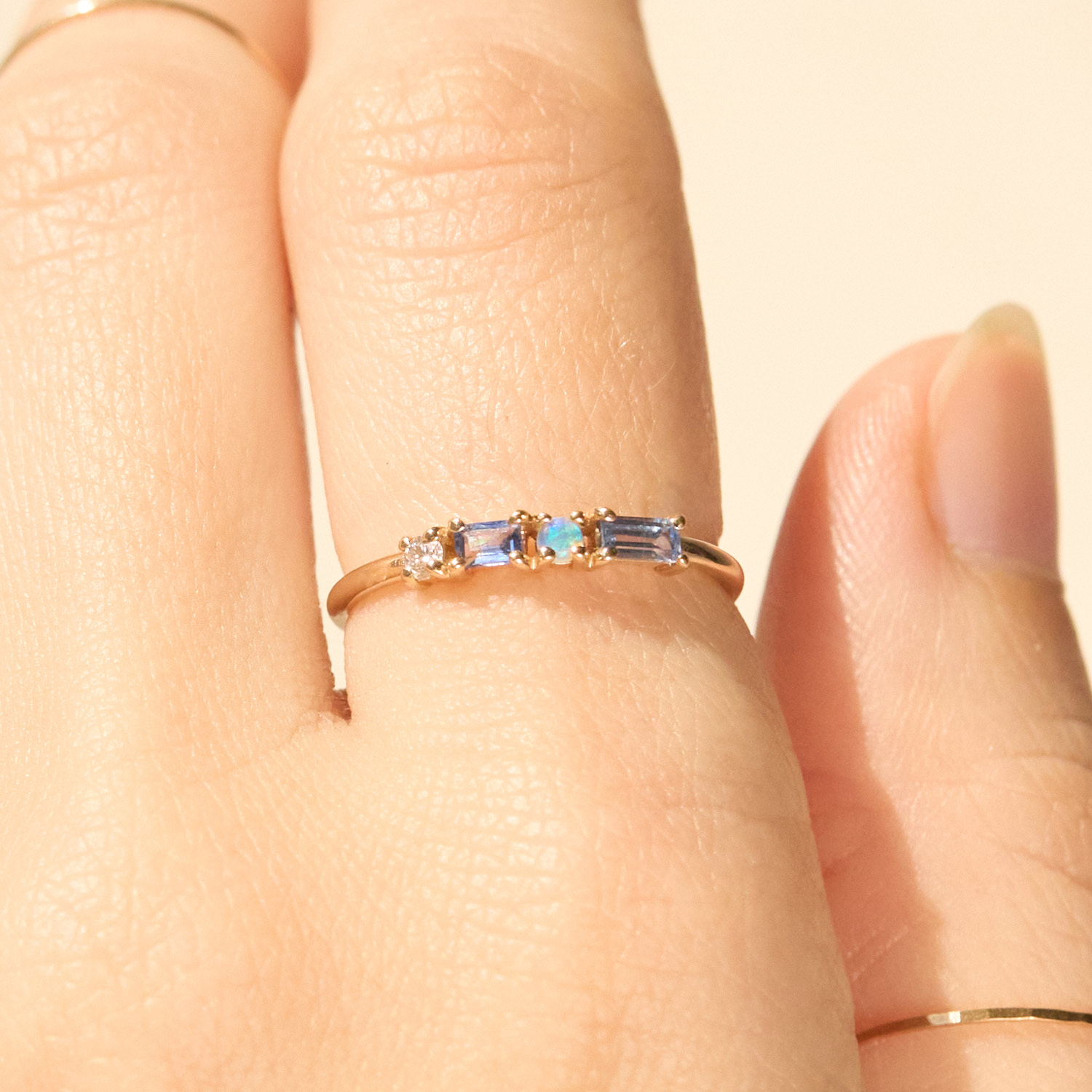 Pillar Ring, Sapphire, Diamond & Opal - Image 3