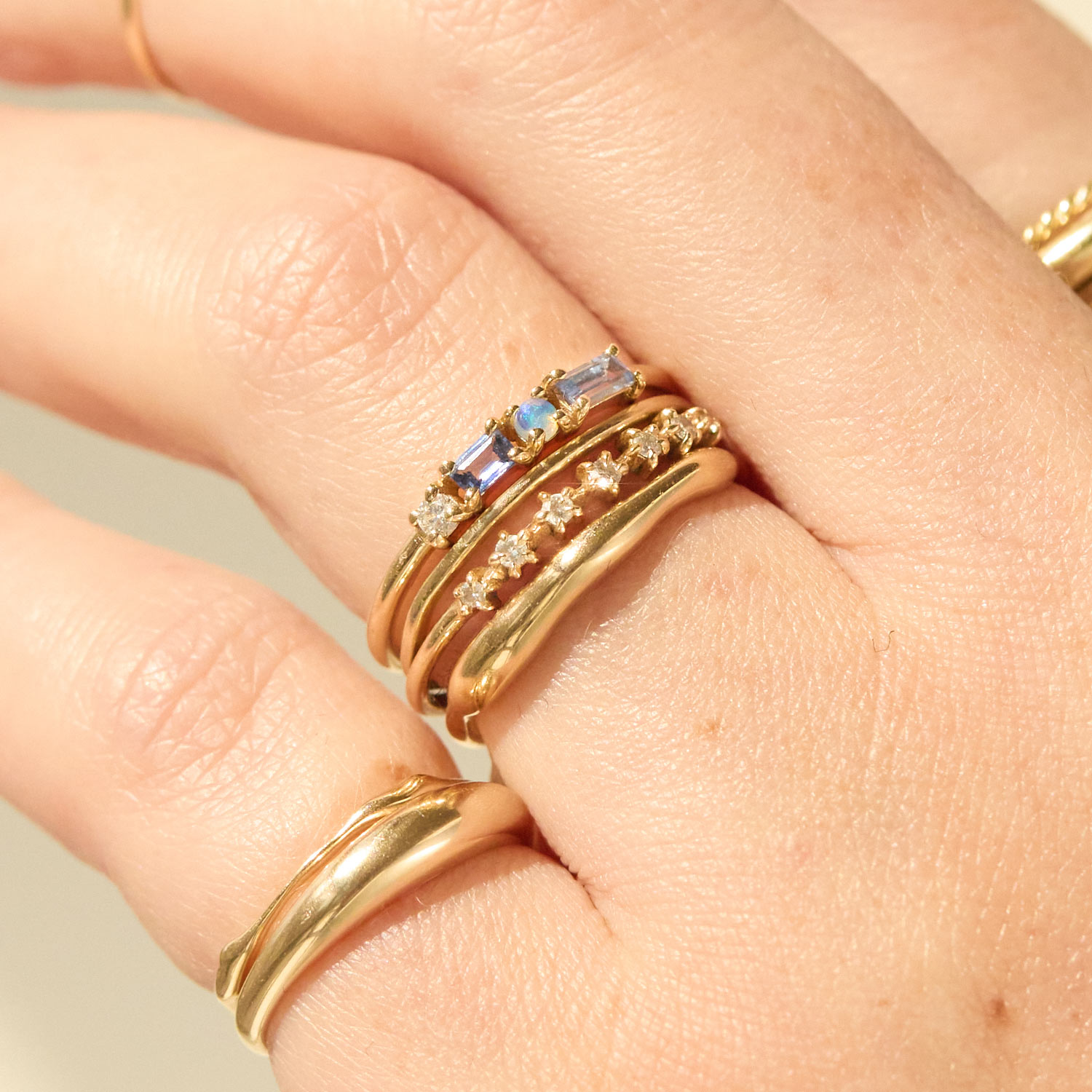 Pillar Ring, Sapphire, Diamond & Opal - Image 5