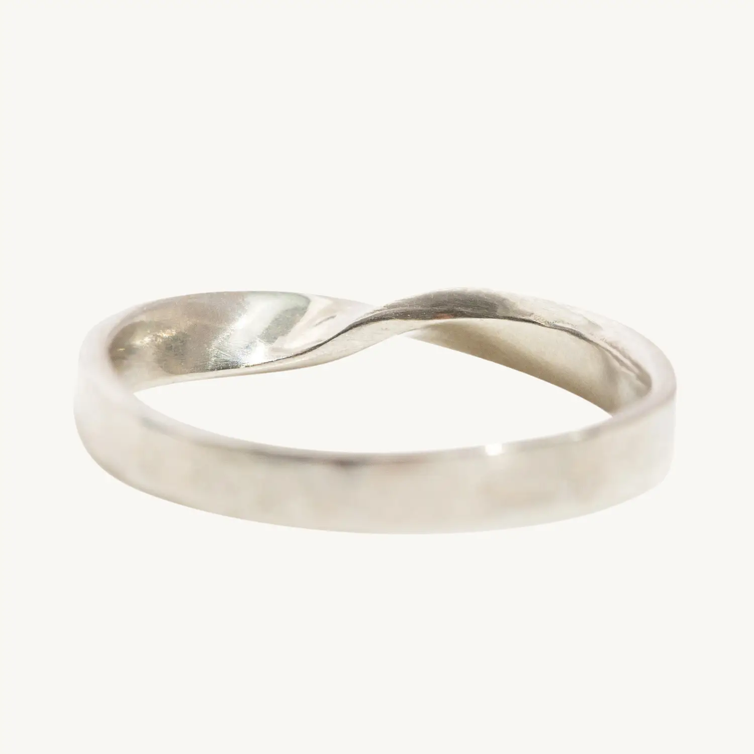 Alternative view of Wide Twisted Eternal Ring